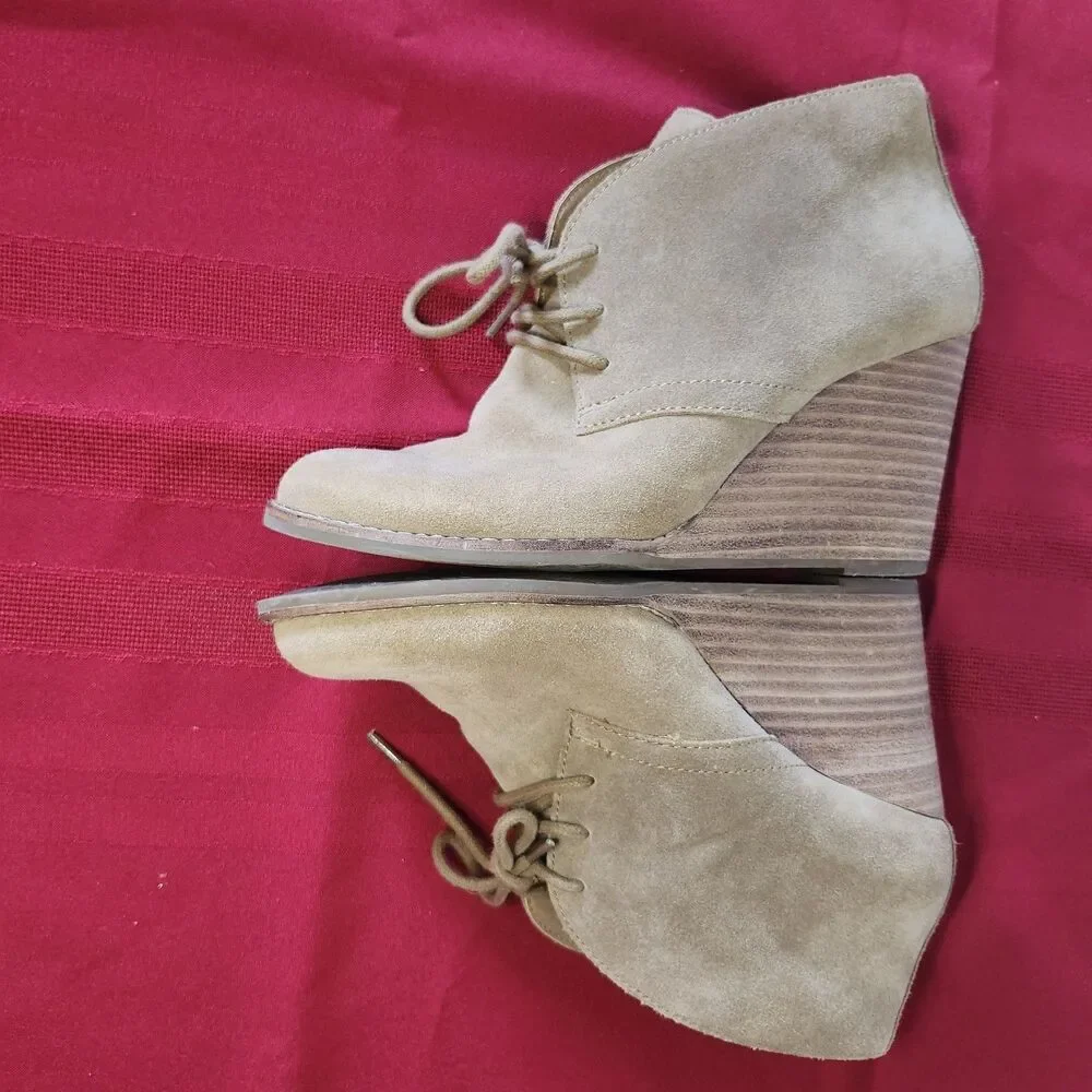 Lucky Brand Yamene Suede Wedge Booties Lace Up Ankle Boots Tan Brown Size 7.5 M